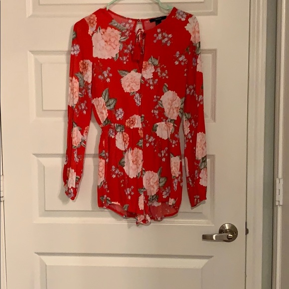 Red floral romper. - Picture 3 of 3